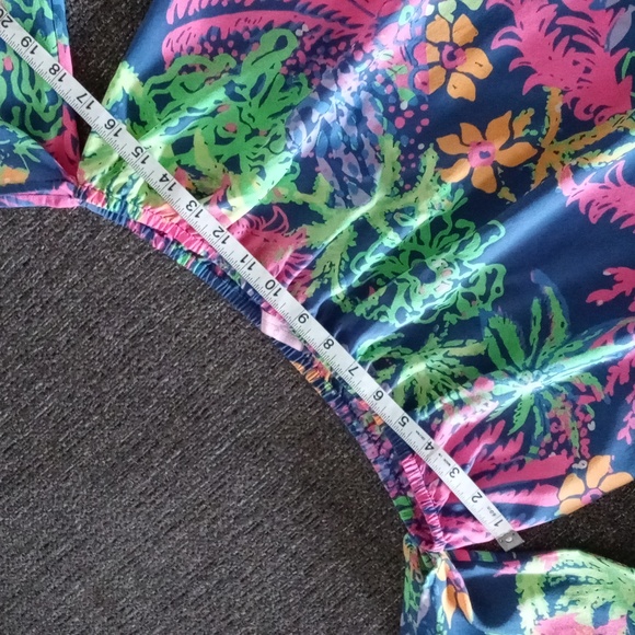 💜HTF Lilly Pulitzer💜 - Sanilla Silk Top - Picture 10 of 11